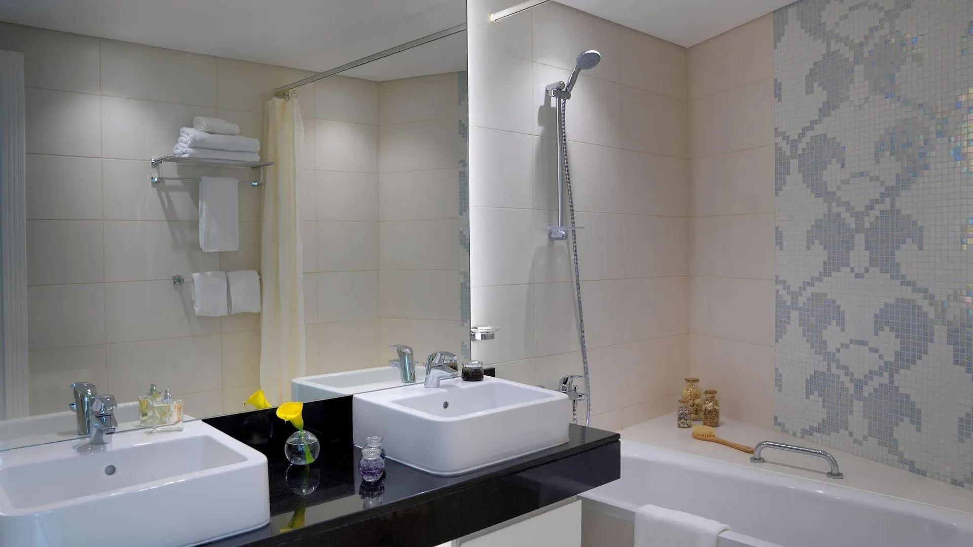 ** Apartahotel Damac Maison De Ville Breeze Dubái Emiratos Árabes Unidos